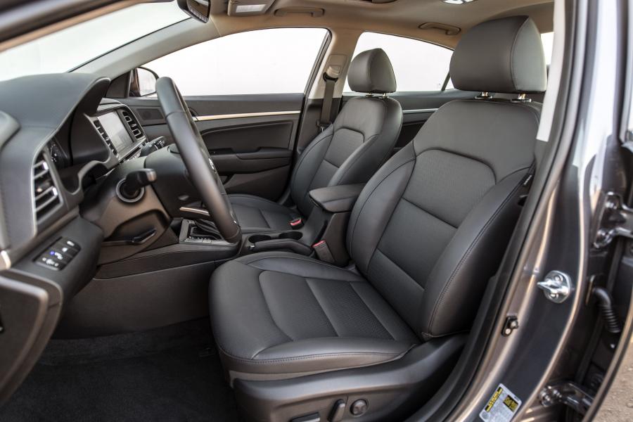 Интерьер Hyundai Elantra Limited (AD) 2018 года  (NA) (фото 24 из 42)